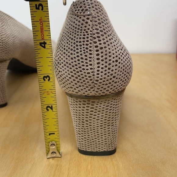 VANELI Dayle Leather Pumps w/Abstract Dotted Pattern Taupe Size 9.5 - Picture 10 of 11